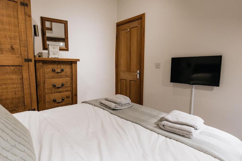 Fryers Cottage - Beautiful 2 Bedroom Town & Country Cottage On Edge Of Peak District Wirksworth Exterior photo
